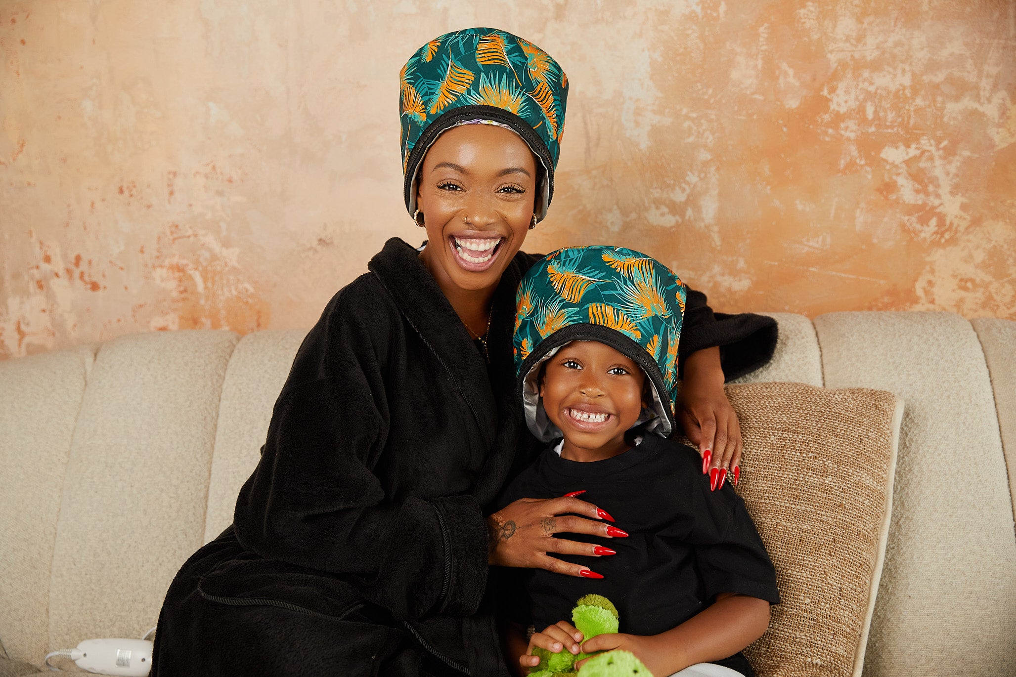 How To Love Your Afro Self Care Bundle - TROPICAL HAT (HEAT HAT TO BE DISPATCHED JAN 2026)